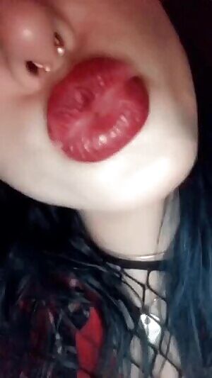 Bella showing off her dick sucking lips