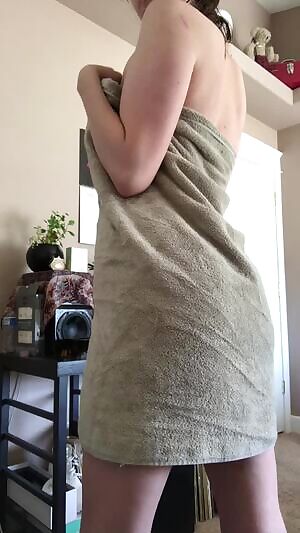 Oops! I dropped my towel, I’m so silly 🙈