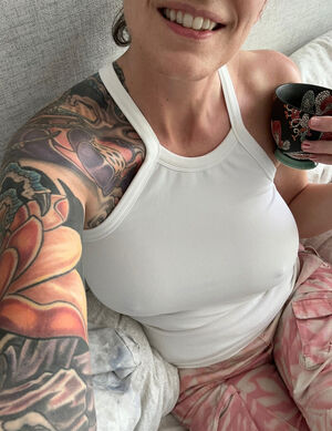 Inked Wife Amateur Ass Big Tits