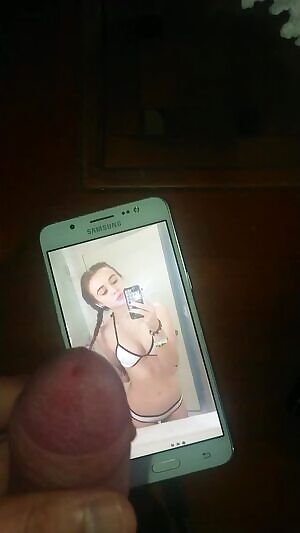 Acacia Brinley en bikini