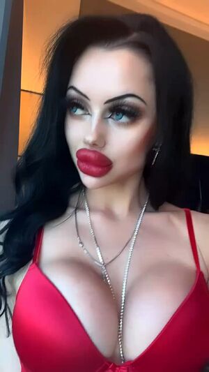 Fake Lips Big Ass Bimbo Bimbofication