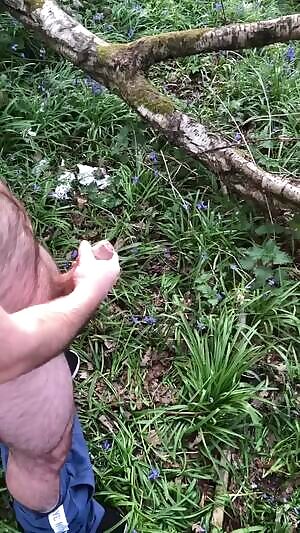 Anybody want a shower? 🐻💦