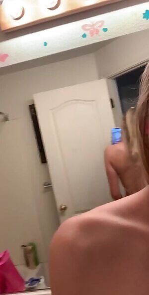 nudes, videos, live calls, hookups if your near ;))