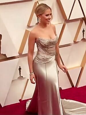Scarlett Johansson looking curvy at the Oscars