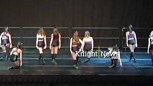 Love watching her work that fat ass