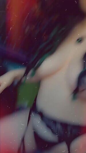 my wig came 💚🖤