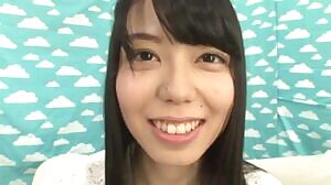 Very unique wide long tongue 👅