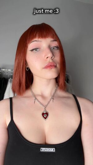 Short Hair Chicks Big Tits Curvy