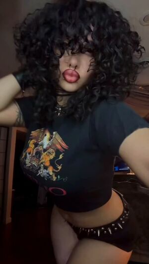 Thick MILFs 19honeysuckle 24/7 Big Tits