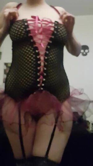 I know you want to watch me play with my perfect tits, worship my bubble butt & play with my sweet pussy  Fetish & Vanilla friendly