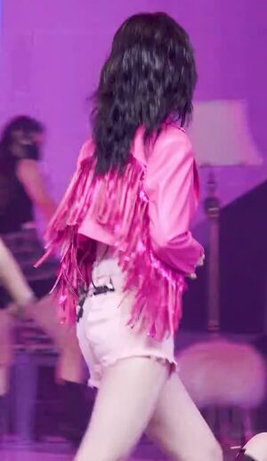 Korean NSFW Dancer Thick Thighs