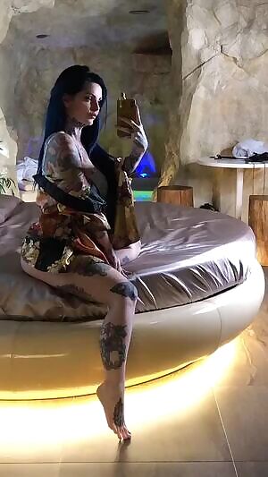 Kimono Tease, Round Bed Photoshoot