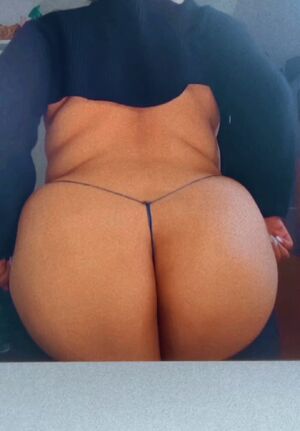 Natural Ass Bubble Butt Latina MILF