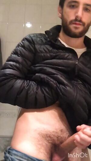 Cold day but still horny 🔥