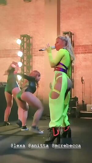 Luisa Sonza. Amazing twerk