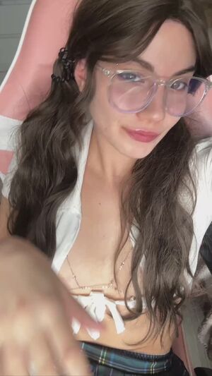 Alien Brunette Cute Latina Wet Pussy