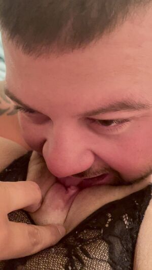 WetPlaces Amateur Homemade Hotwife Pussy