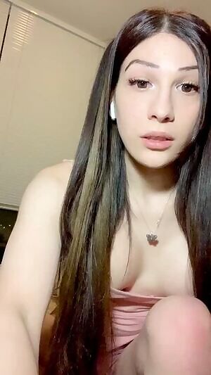 Do i look good enough to be your girlfriend ❤️🥰