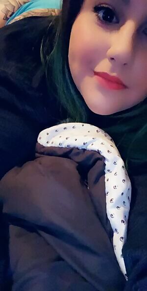 I need a boyfriend to send my nudes to. Until then enjoy 😉