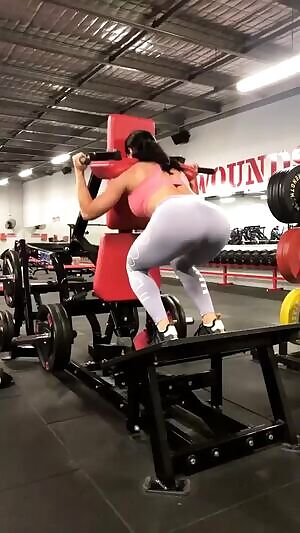 Gigi bouncing her fat ass
