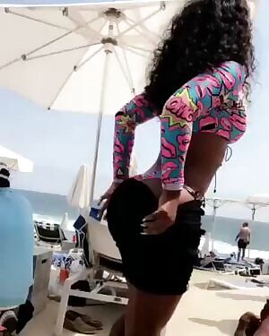 The Difference Between Asses, I Know Which I Choose ^__^