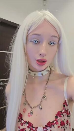 Shy Girls Amateur Blonde Boobs Cute