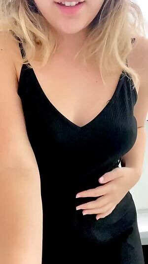 Will you accept my slightly awkward boob reveal? It was either this or keep it on my phone for no one to see 🙊