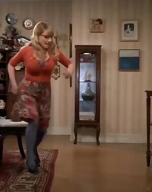 Melissa rauch bouncing boobs