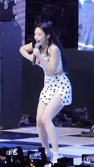 Red velvet - thicc joy