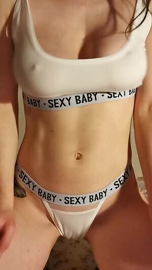 My new lingerie set came today 💜 so heres a tittydrop for you 💙