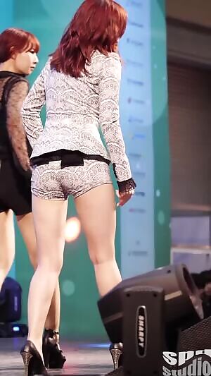 Hyoseong/Hyosung and her itty bitty shorts