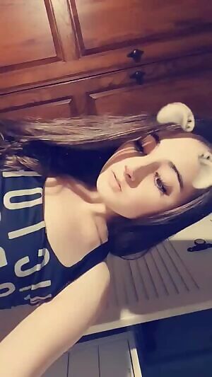 A Tit Drop To Make Your Monday Just A Little Better💕😘