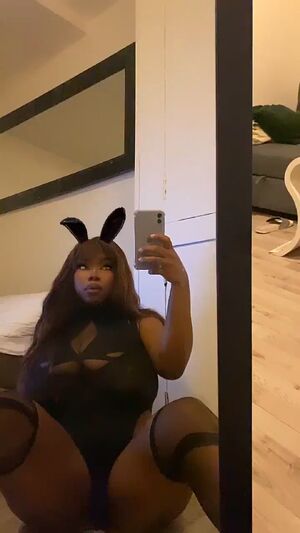 Bubble Butt Ass Babe Big Tits