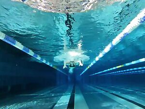 Yusra Mardini swimming