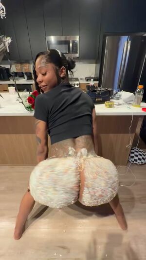 Trans Twerking Big Ass Dancing Ebony