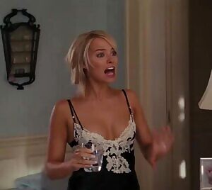 Margot Robbie looking crazy hot even when she's angry