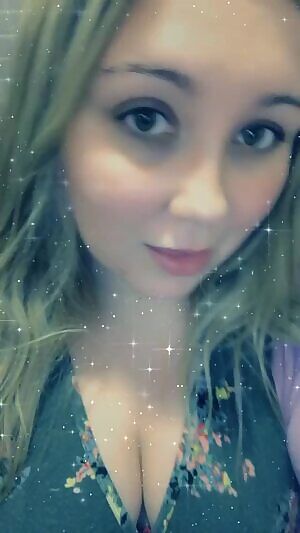 Wanted to make a cute pee video, ended up accidentally peeing on my jeans! 😭😭