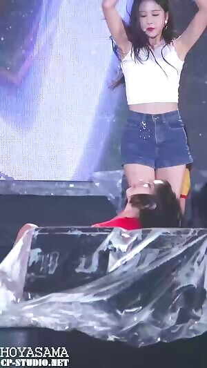 WJSN Bona - Thick, wet thighs