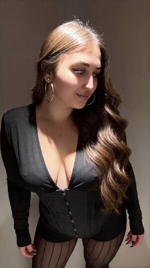 Bare Face Cute Girl Next Door