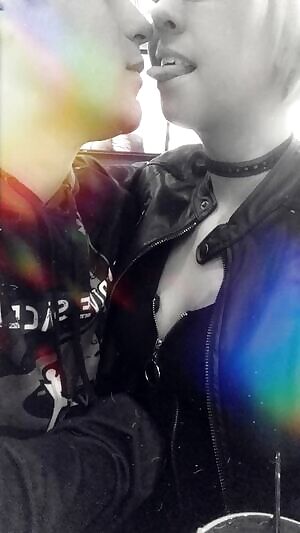 A little flicker of the tongue 👅👅