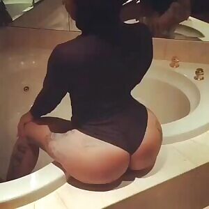 Look at those cheeks clap