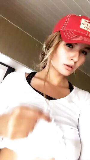 NSFW_GIF - Releasing her breasts