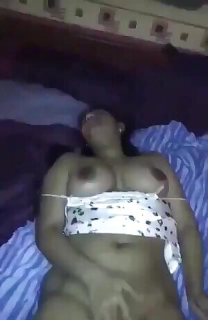 Ungli ka current kaise iss randi ko uchaal rha hai.