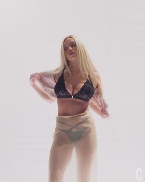Indian Celebrity NSFW Ass Sexy Sydney Sweeney