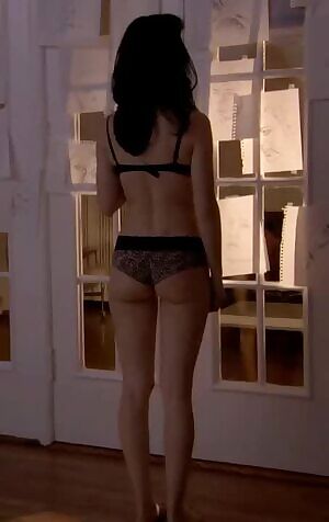 Krysten Ritter has an amazing ass