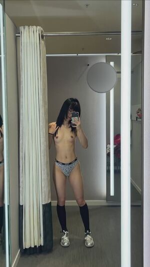 Fit Girls Asian Changing Room Leggings