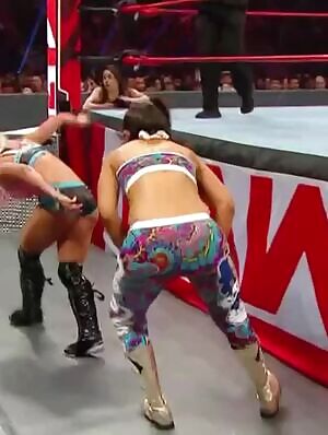 Bayley’s big ass is perfect 🍑