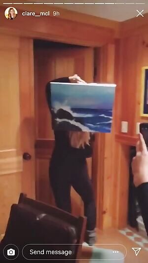 Her shakin that booty