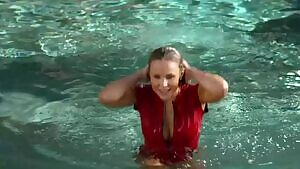 Kristen Bell jiggles her way out of the pool
