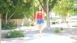 Teen does somersaults and flashes in public golf course